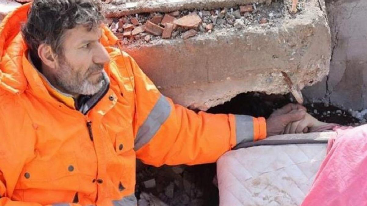 Enkaz altındaki kızının elini bırakmayan baba konuştu: Çıplak ellerimle enkazı kazmaya çalıştım