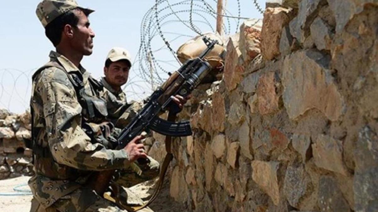 Pakistan ve Afganistan sınır birlikleri birbirlerine ateş açtı