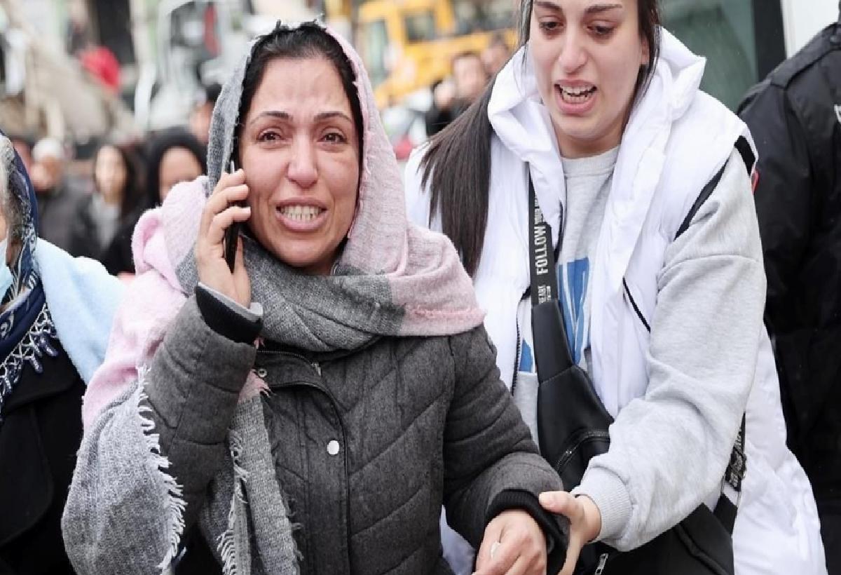 Son Dakika: Depremde hayatını kaybedenlerin sayısı 43 bin 556’ya yükseldi