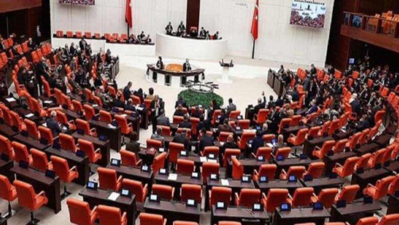  Son Dakika: Emeklilikte yaşa takılanlara ilişkin kanun Meclis’te kabul edildi