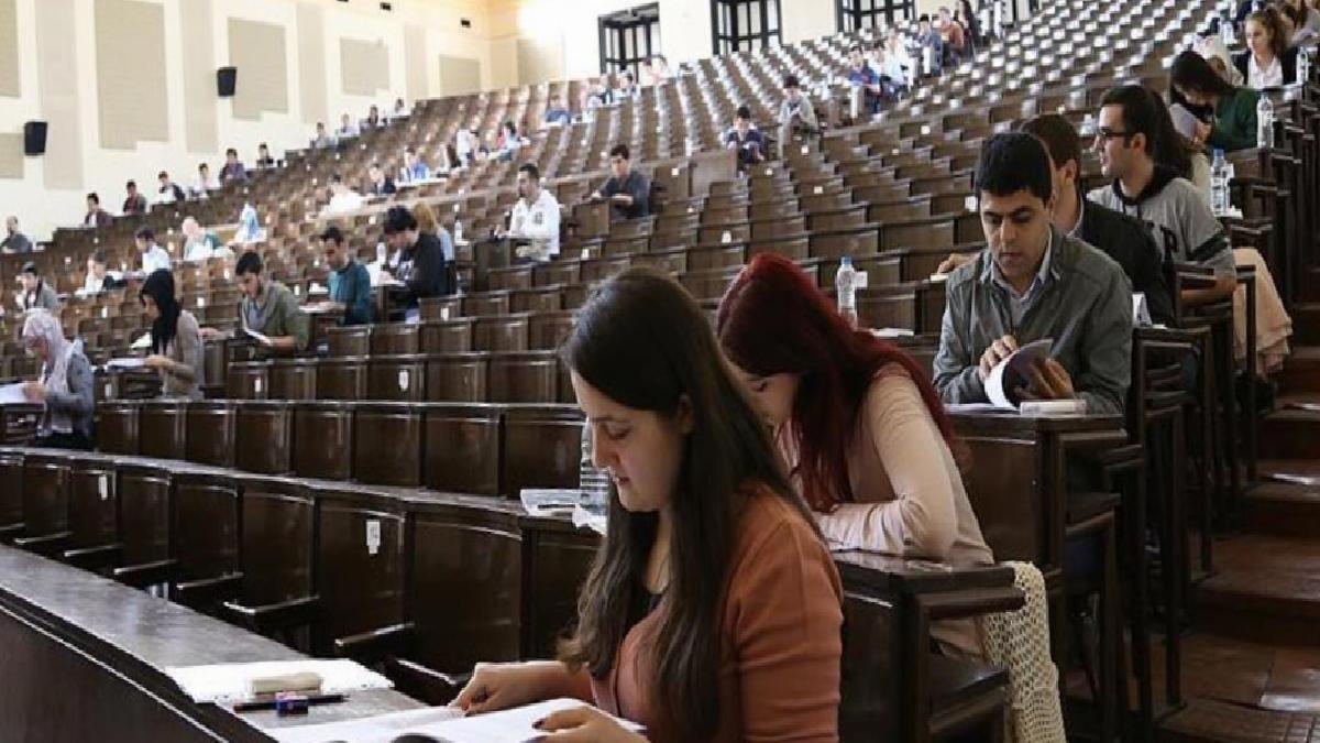 Üniversiteler online mı olacak? Üniversiteler uzaktan eğitime mi geçecek? Üniversitelerde son durum ne?