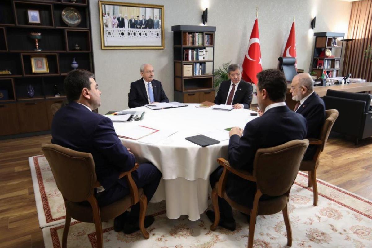 6’lı Masa’nın toplantısından ilk kareler geldi, duvardaki fotoğraf dikkat çekti