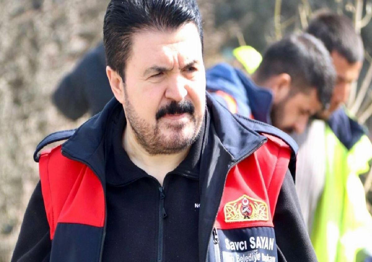 Ağrı Belediye Başkanı Savcı Sayan, milletvekili adaylığı için görevinden istifa etti