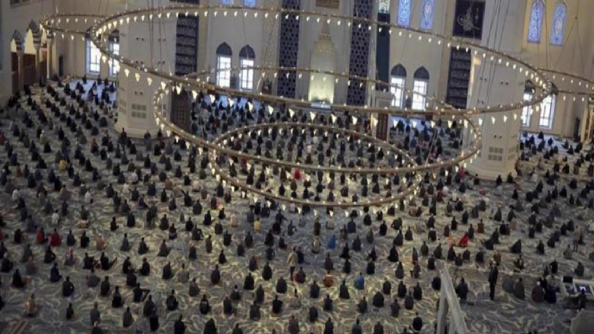 Arefe günü yarım gün mü, tam gün mü? Arefe günü resmi tatil mi değil mi, değil mi?