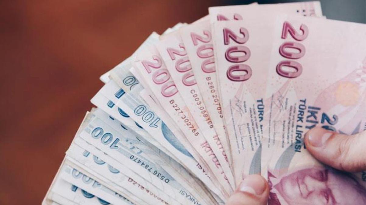 Emekli maaşı arttı, gözler bayram ikramiyesinde! İşte masadaki formüle göre yapılacak zam
