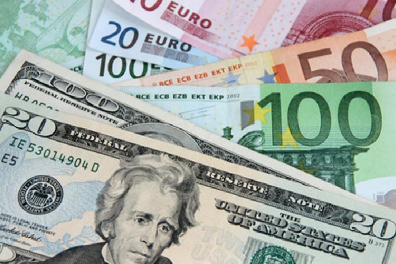 Euro/dolar 5 haftanın zirvesinde
