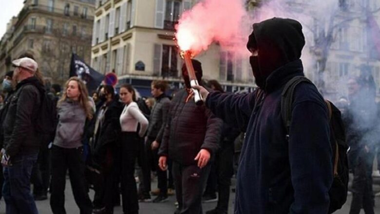  Fransa’da göstericiler Paris Havalimanı’nın girişini kapattı