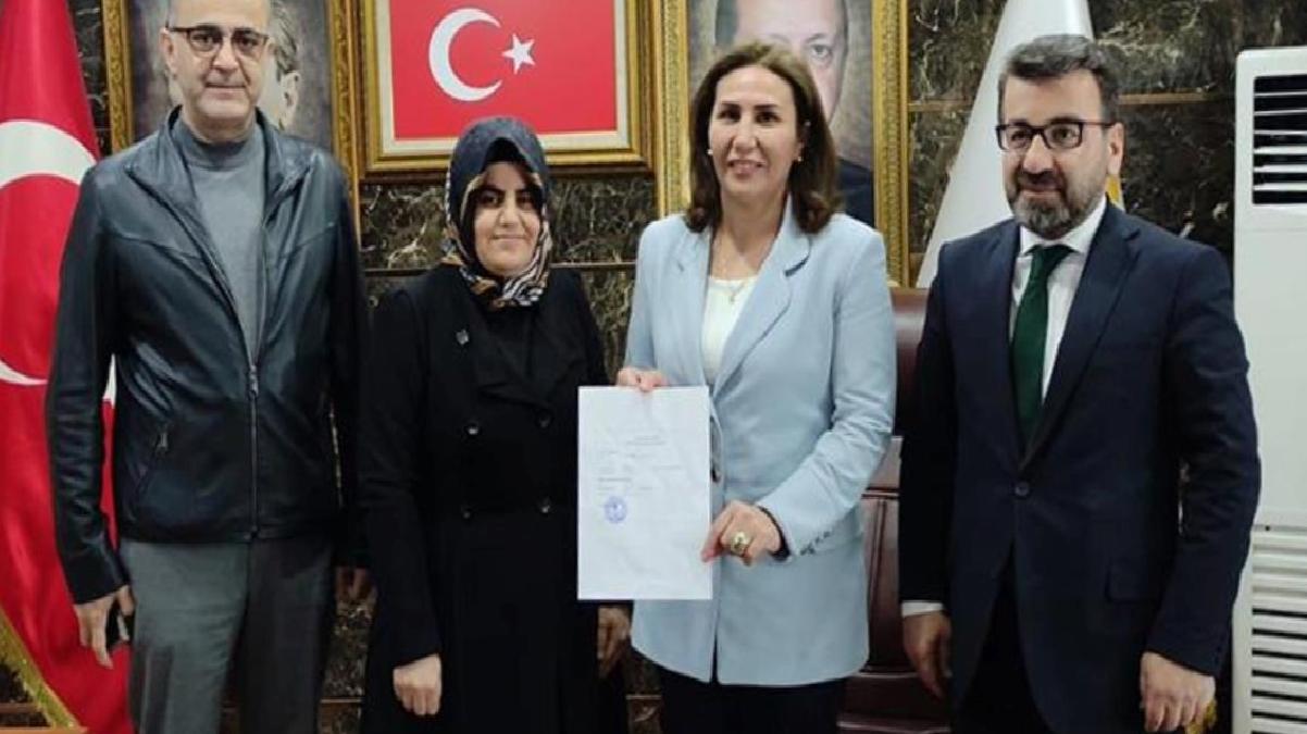 Gülafer Kızıl, Ak Parti Batman Milletvekili aday adayı oldu