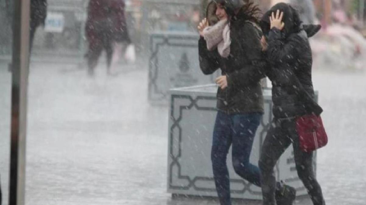 Kuvvetli yağış, kar, fırtına! Türkiye kara kışı yaşıyor, bu uyarılara kulak verin