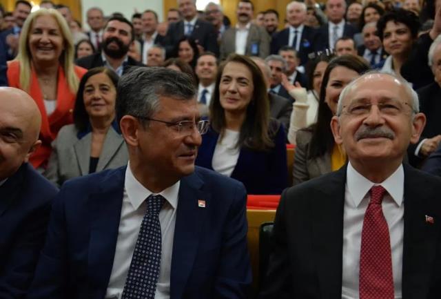 Özgür Özel, Kılıçdaroğlu'nun veda konuşmasında hüngür hüngür ağladı - Kuyumcuların Dünyası