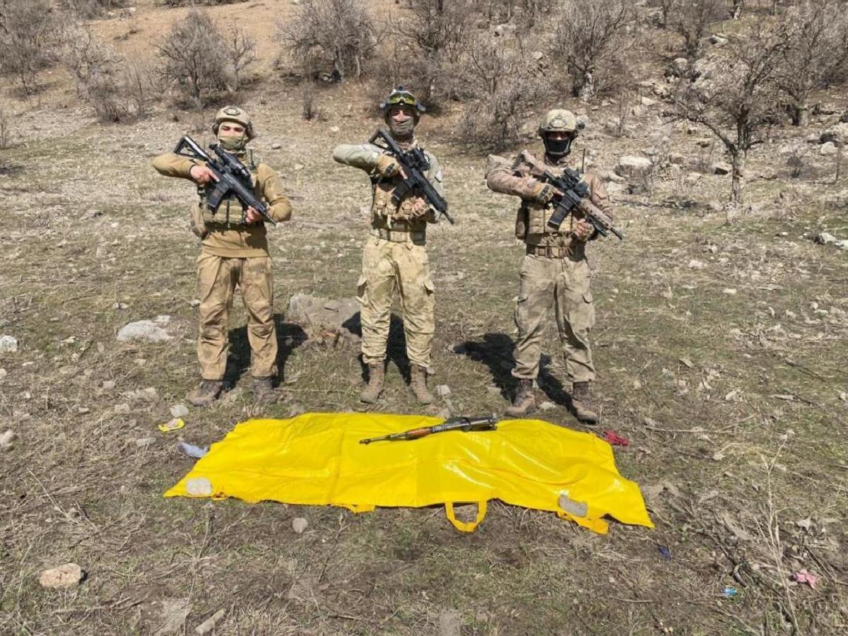 Son Dakika! Bakan Soylu duyurdu: Kırmızı kategoride aranan Türkiye’deki en üst düzey terörist sarı torbada