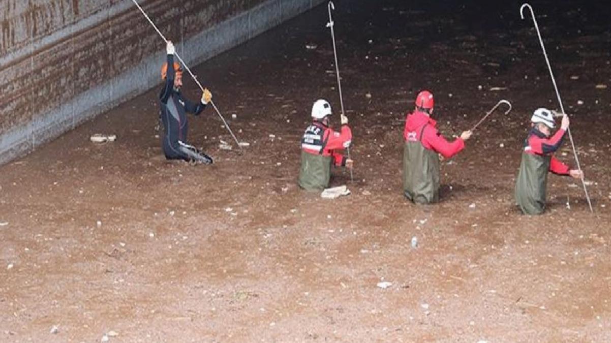 Son Dakika: Şanlıurfa’da alt geçitte bir kişinin daha cansız bedenine ulaşıldı, sel felaketinde hayatını kaybedenlerin sayısı 16’ya yükseldi