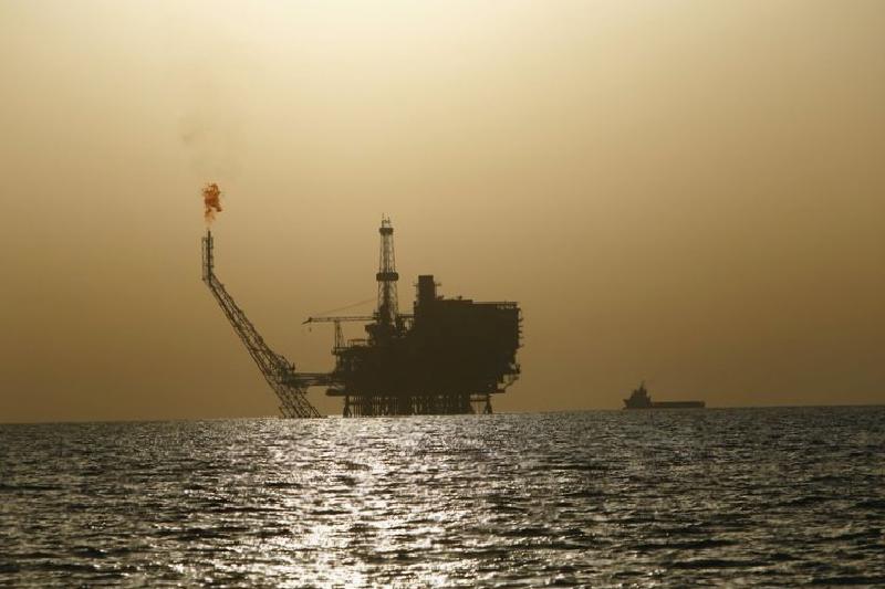 Stoklardaki artış ve beklenen Fed kararı, petrol fiyatlarını düşürdü