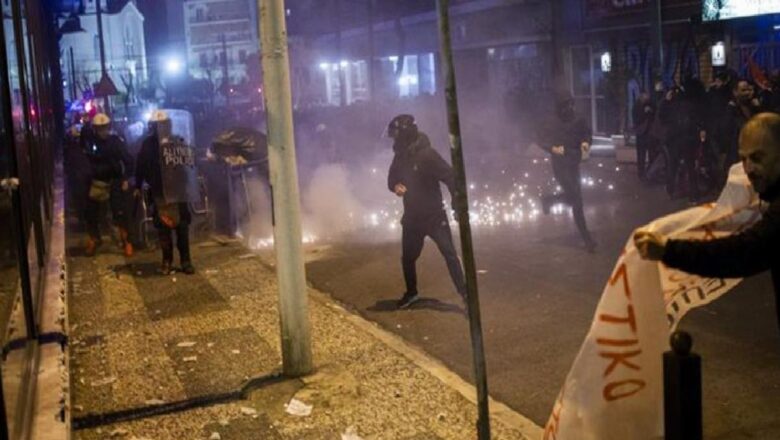  Yunanistan’da 42 kişiye mezar olan tren kazası sonrası, halk sokağa döküldü