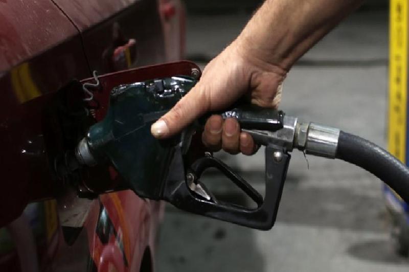 Akaryakıtta çifte indirim: Bu geceden itibaren geçerli olacak