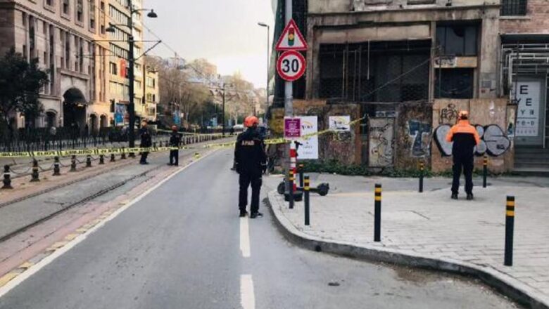  Beyoğlu’nda 5 katlı binada çökme riskine karşı yol, araç ve tramvay trafiğine kapatıldı(1)