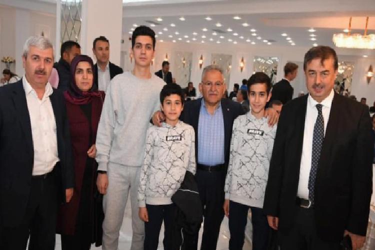 Büyükkılıç ailesi meclis üyeleriyle iftar sofrasında