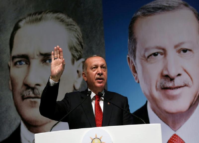 Cumhurbaşkanı Erdoğan’dan öğrencilere: “Aylık 10 GB ücretsiz internet vereceğiz, sınavlarda mülakatı kaldıracağız”