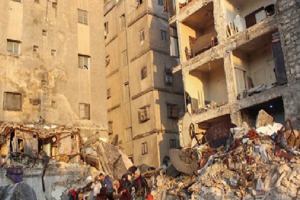  Hatay’da vatandaşlardan moloz döküm alanına tepki