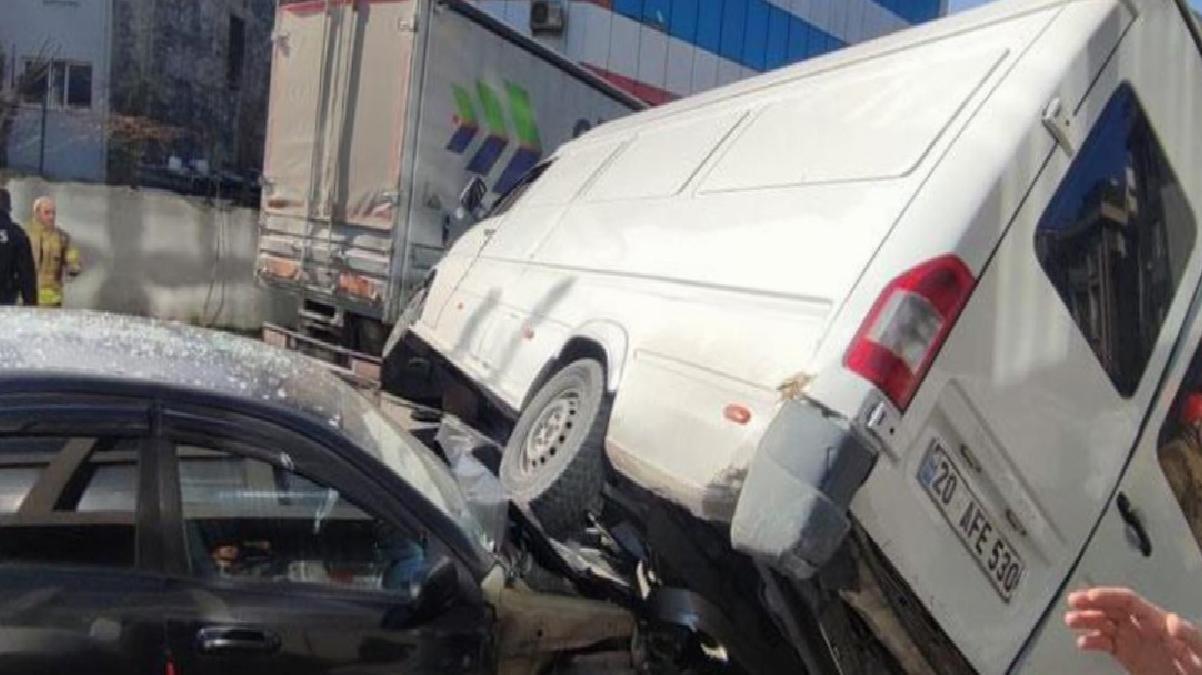 Kamyon, caddede 6 aracı böyle biçti! O anlar anbean kamerada