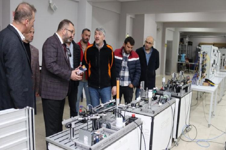 Kocaeli’den meslek lisesi öğrencilere destek