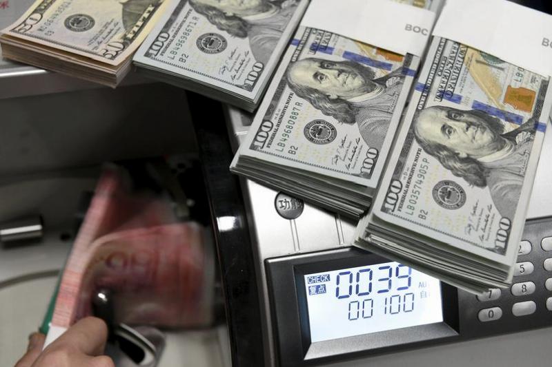 Kritik veri öncesi dolar/TL rekor tazeledi