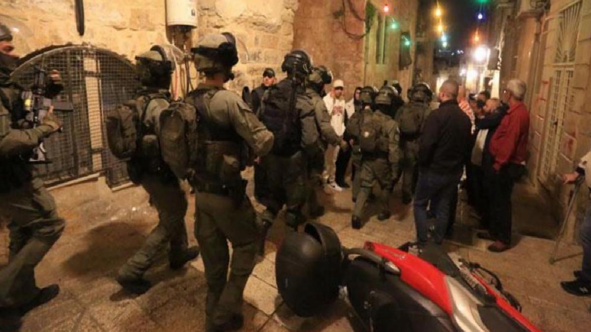 Mescid-i Aksa’ya baskınlar, İsrail’deki Arapları sokağa döktü! Polisin müdahalesi sert oldu
