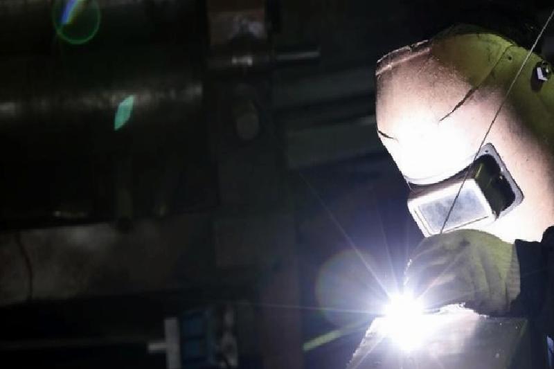 Demir cevheri dar aralıkta yükseldi, Çin’deki emlak endişeleri kazancı sınırladı