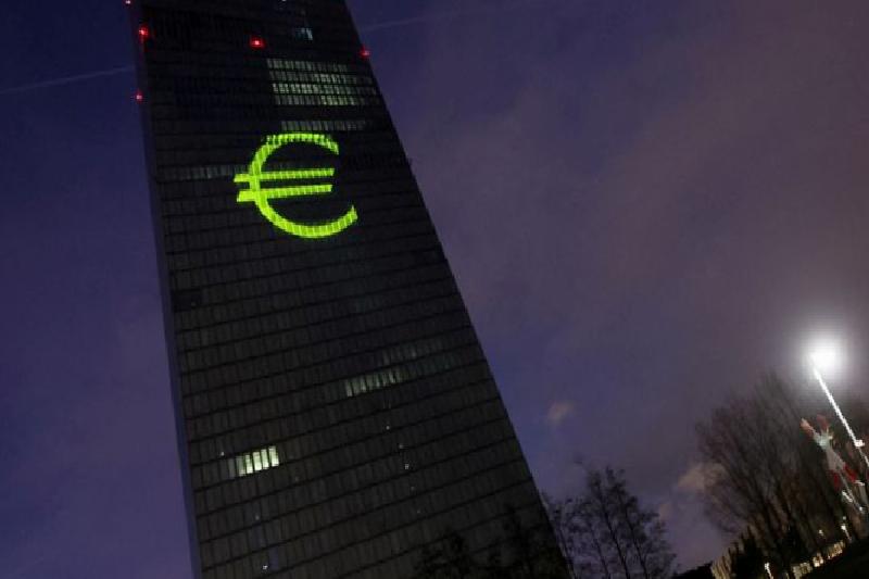 ECB’nin, büyüme tahminlerini düşürmesi bekleniyor
