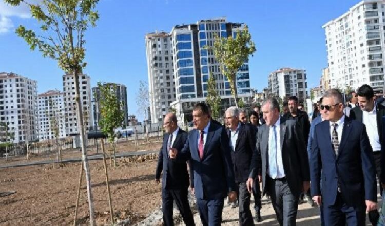  Gençlik ve Spor Bakanı Bak’tan 100. Yıl Parkı’na yakın mercek