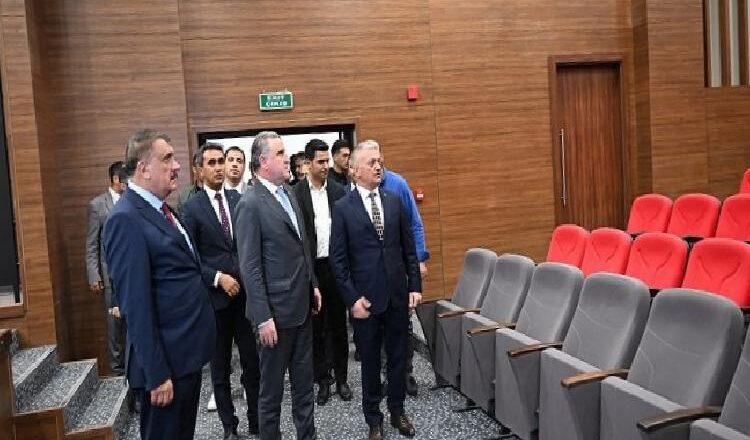  Recep Tayyip Erdoğan Kayısı Ticaret Merkezi’ne yakın ‘Bak’ış