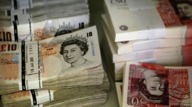  İngiltere’de enflasyondaki sert düşüşün ardından sterlin düşerken dolar sakin