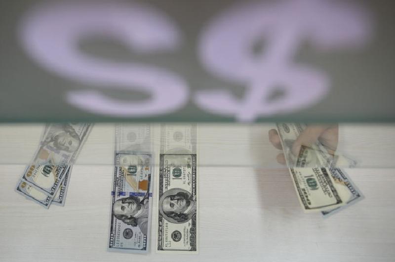 Karışık ABD ekonomik verilerinin etkisiyle GBP/USD paritesi 1,2600 seviyesinin altına geriledi