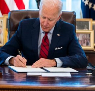 ABD Başkanı Biden, İsrail ve Ukrayna’yı kapsayan 95 milyar dolarlık yardım paketini imzaladı