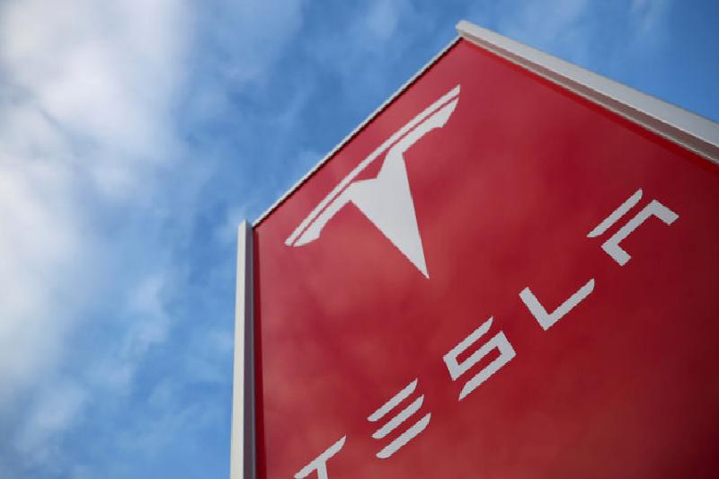 JPMorgan Tesla’nın Kazançlarında Daha Fazla Aşağı Yönlü Düzeltme Olabileceğini Tahmin Ediyor