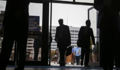 Elon Musk’ın yapay zeka şirketi xAI, sosyal medya platformu X’i satın aldı